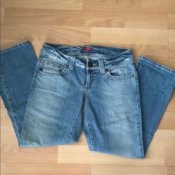 Guess Crop Jeans - Picture 2 of 2